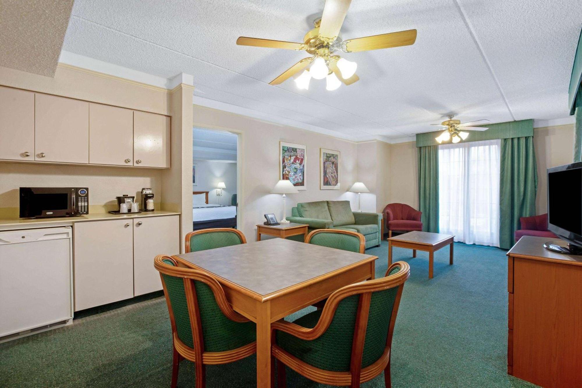 La Quinta Inn By Wyndham סטוקטון מראה חיצוני תמונה