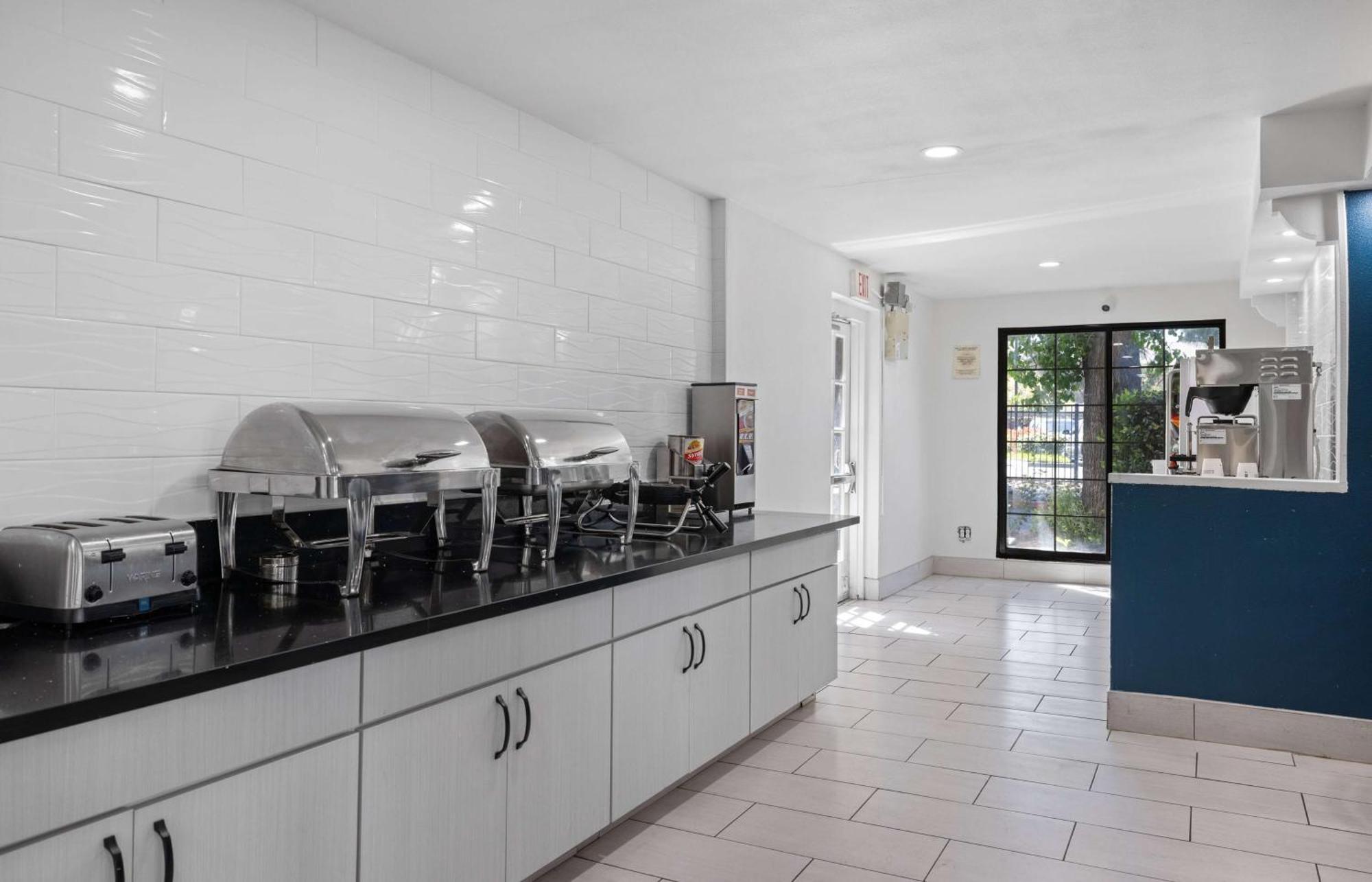 La Quinta Inn By Wyndham סטוקטון מראה חיצוני תמונה