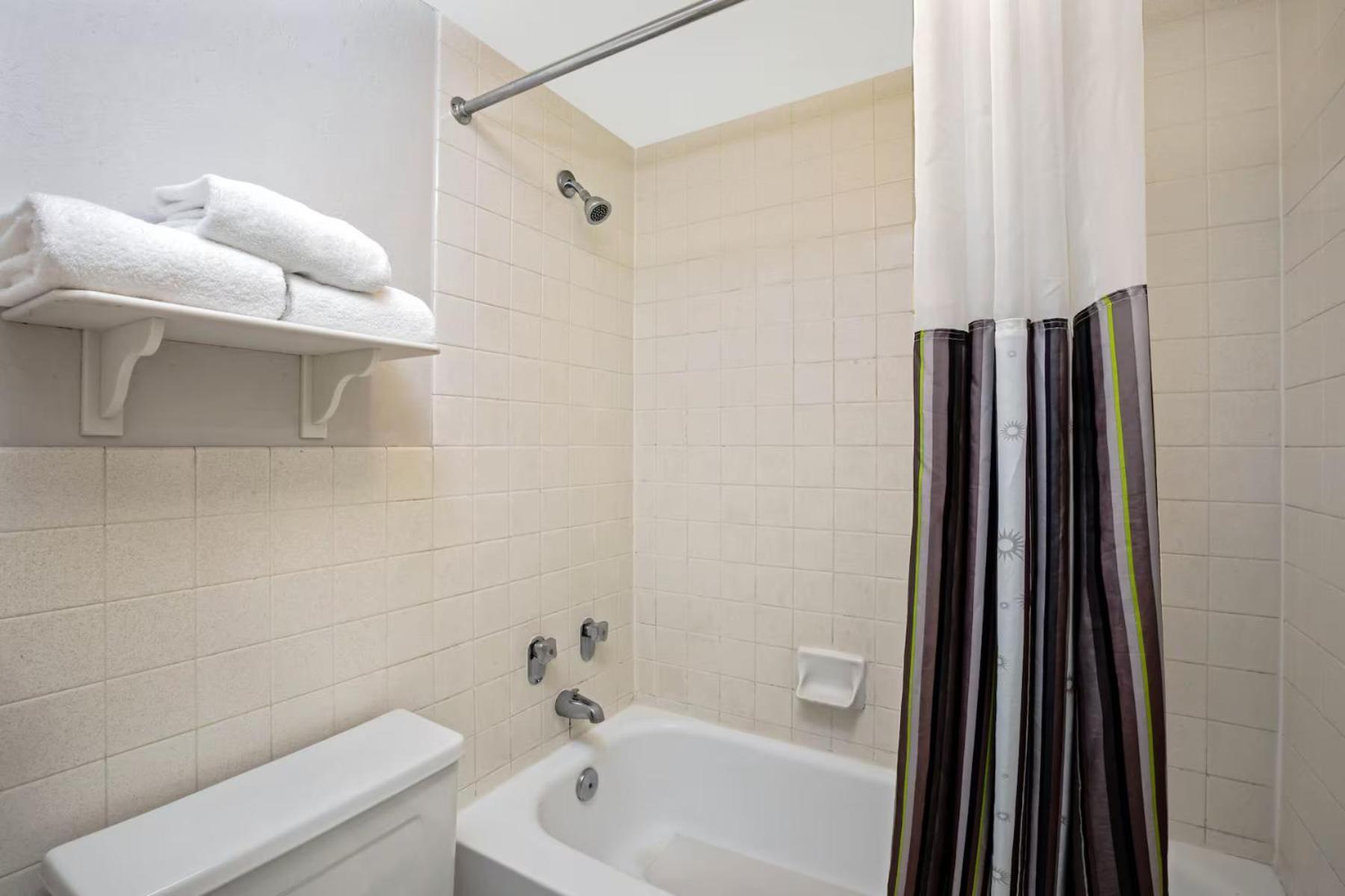 La Quinta Inn By Wyndham סטוקטון מראה חיצוני תמונה